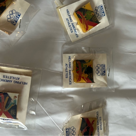 Vintage Collectible 1992 USA Olympic Pins with Gold Accents  - set of 9 - Picture 6 of 13